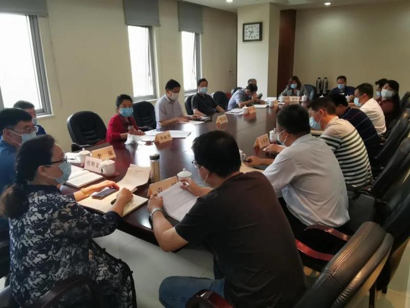 市委常委、统战部部长毕于瑞出席批发业企业发展座谈会并讲话.jpg