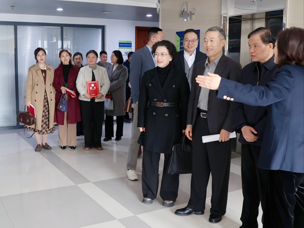 农工党徐州市委会携手鼓楼区共建“同心智库·徐州市医药健康产业园专家工作站” (4).jpg 农工党徐州市委会携手鼓楼区共建“同心智库·徐州市医药健康产业园专家工作站” (4).jpg